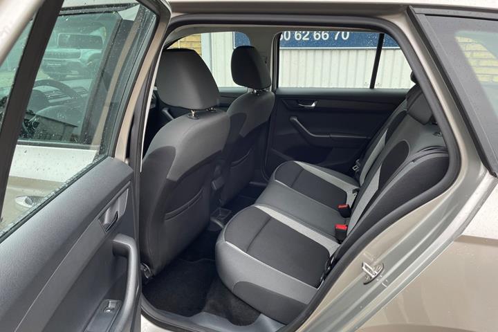 Orange Skoda Fabia fra 2017