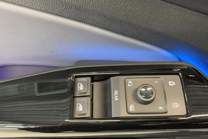 Grå VW ID.4 fra 2023