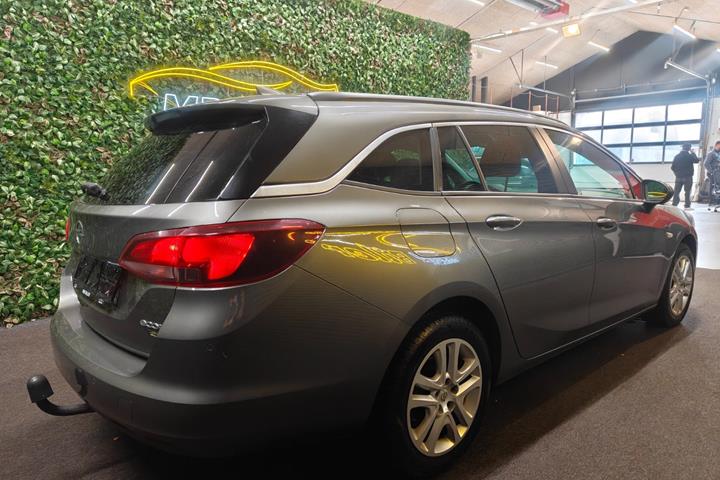 undefined Opel Astra fra 2017