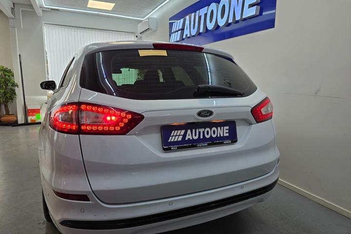 Hvid Ford Mondeo fra 2018