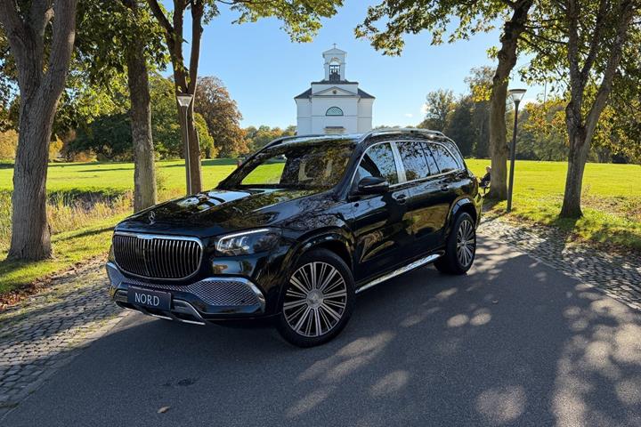Grøn Mercedes GLS600 fra 2022