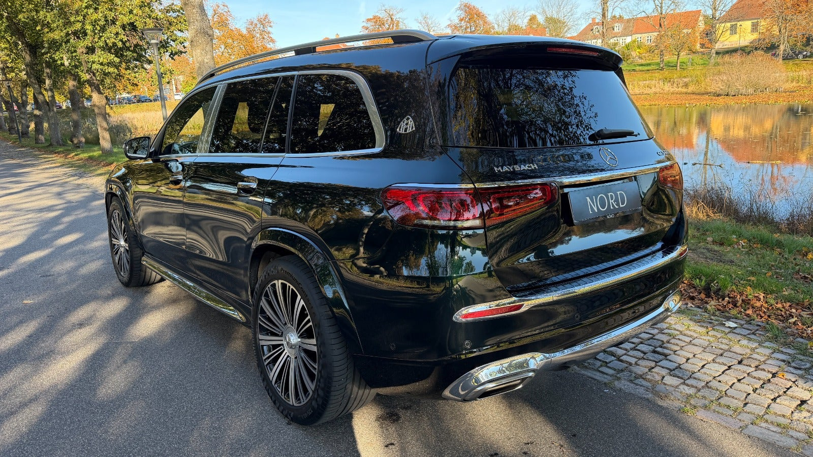 Grøn Mercedes GLS600 fra 2022