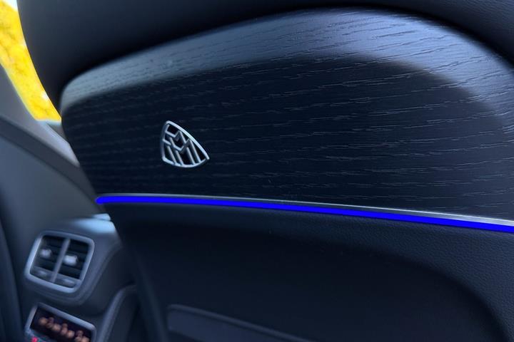 Grøn Mercedes GLS600 fra 2022