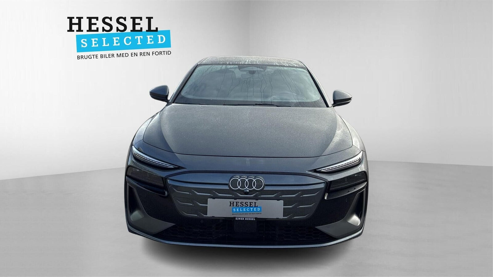 Grå Audi A6 e-tron fra 2025