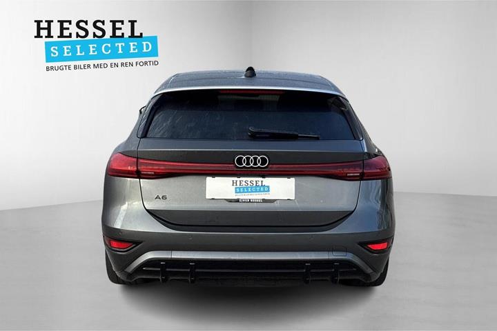 Grå Audi A6 e-tron fra 2025