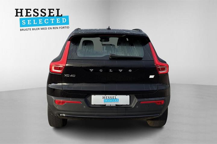 Sort Volvo XC40 fra 2023