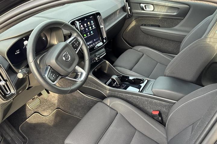 Sort Volvo XC40 fra 2023