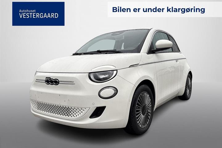Hvid Fiat 500e fra 2024