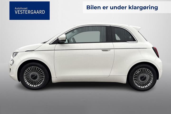 Hvid Fiat 500e fra 2024