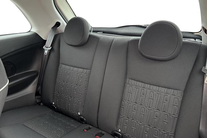 Hvid Fiat 500e fra 2024