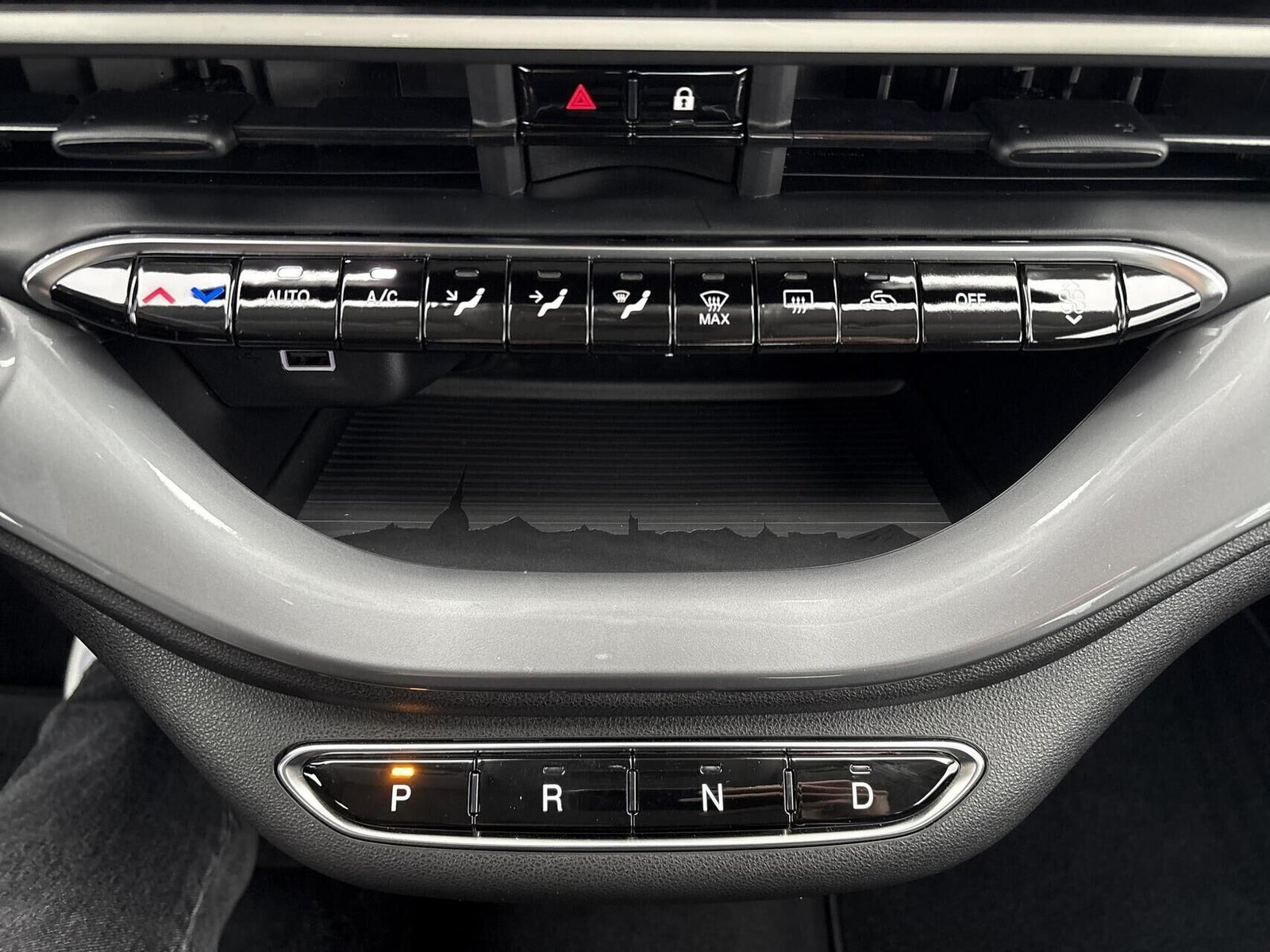 Hvid Fiat 500e fra 2024