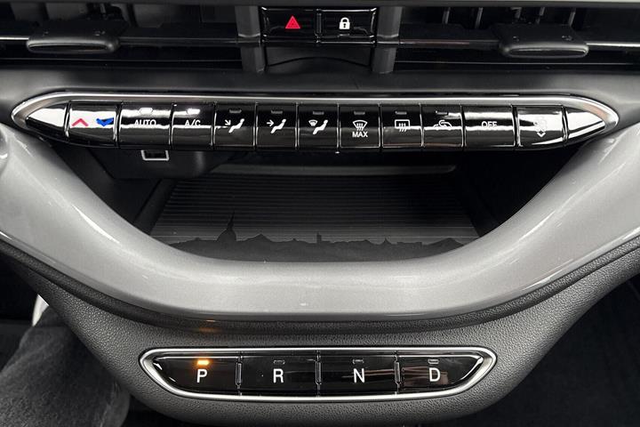Hvid Fiat 500e fra 2024