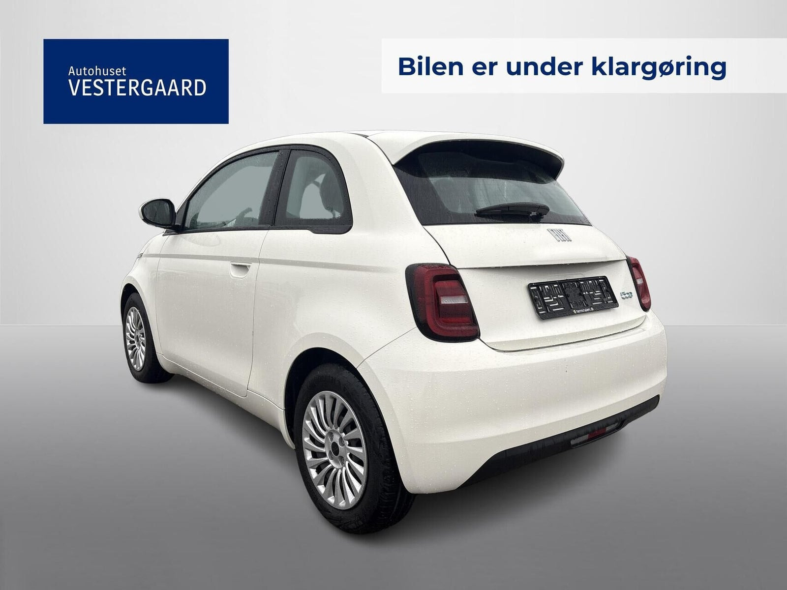 Hvid Fiat 500e fra 2023