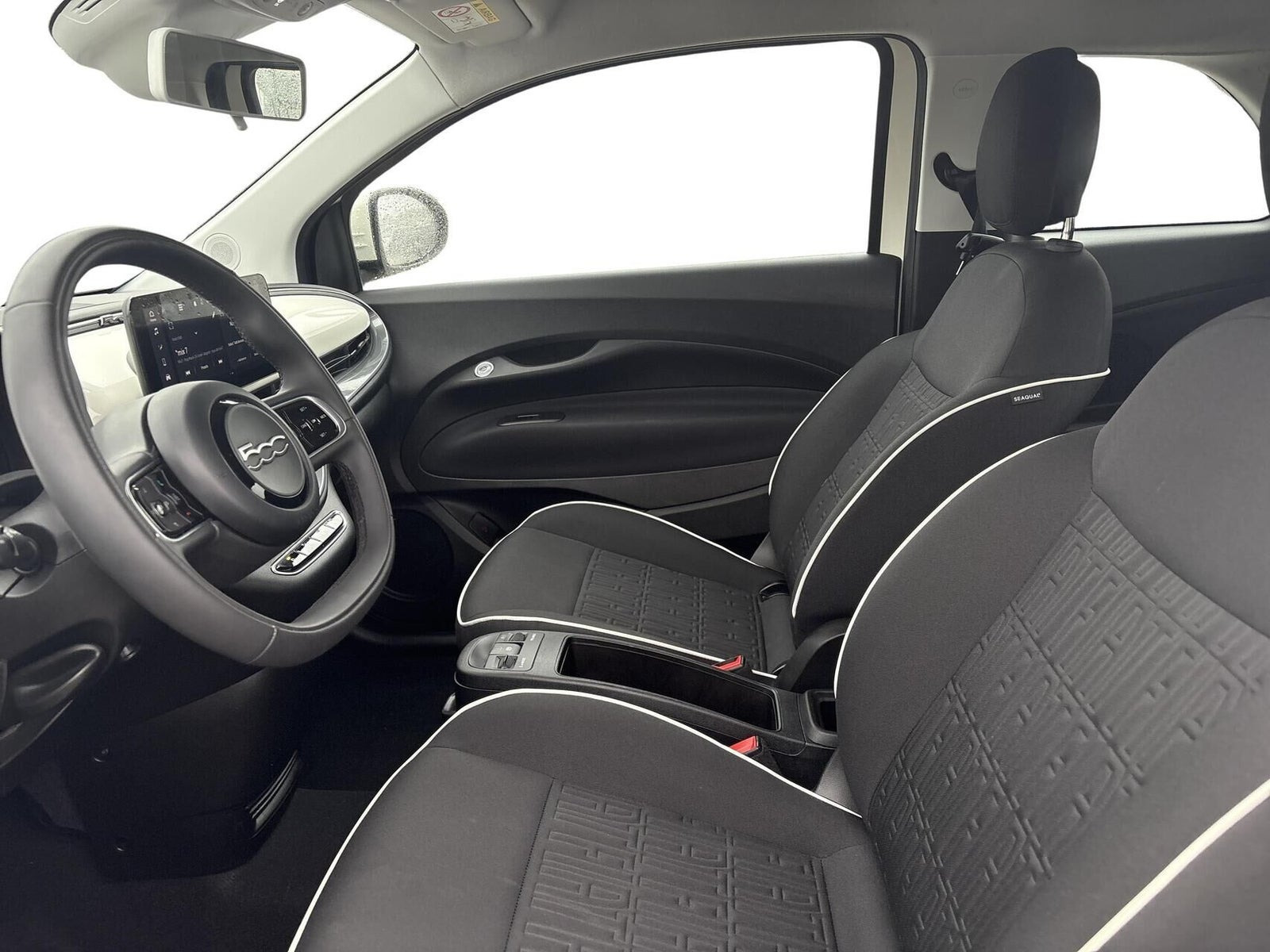 Hvid Fiat 500e fra 2023