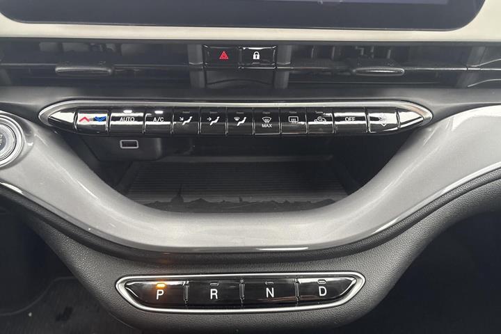 Hvid Fiat 500e fra 2023