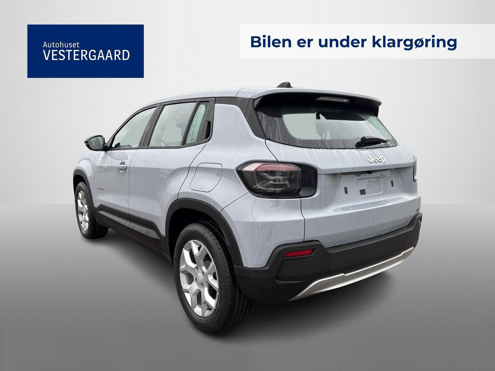 Grå Jeep Avenger fra 2025