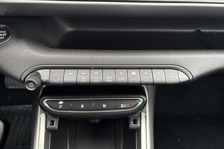 Grå Jeep Avenger fra 2025