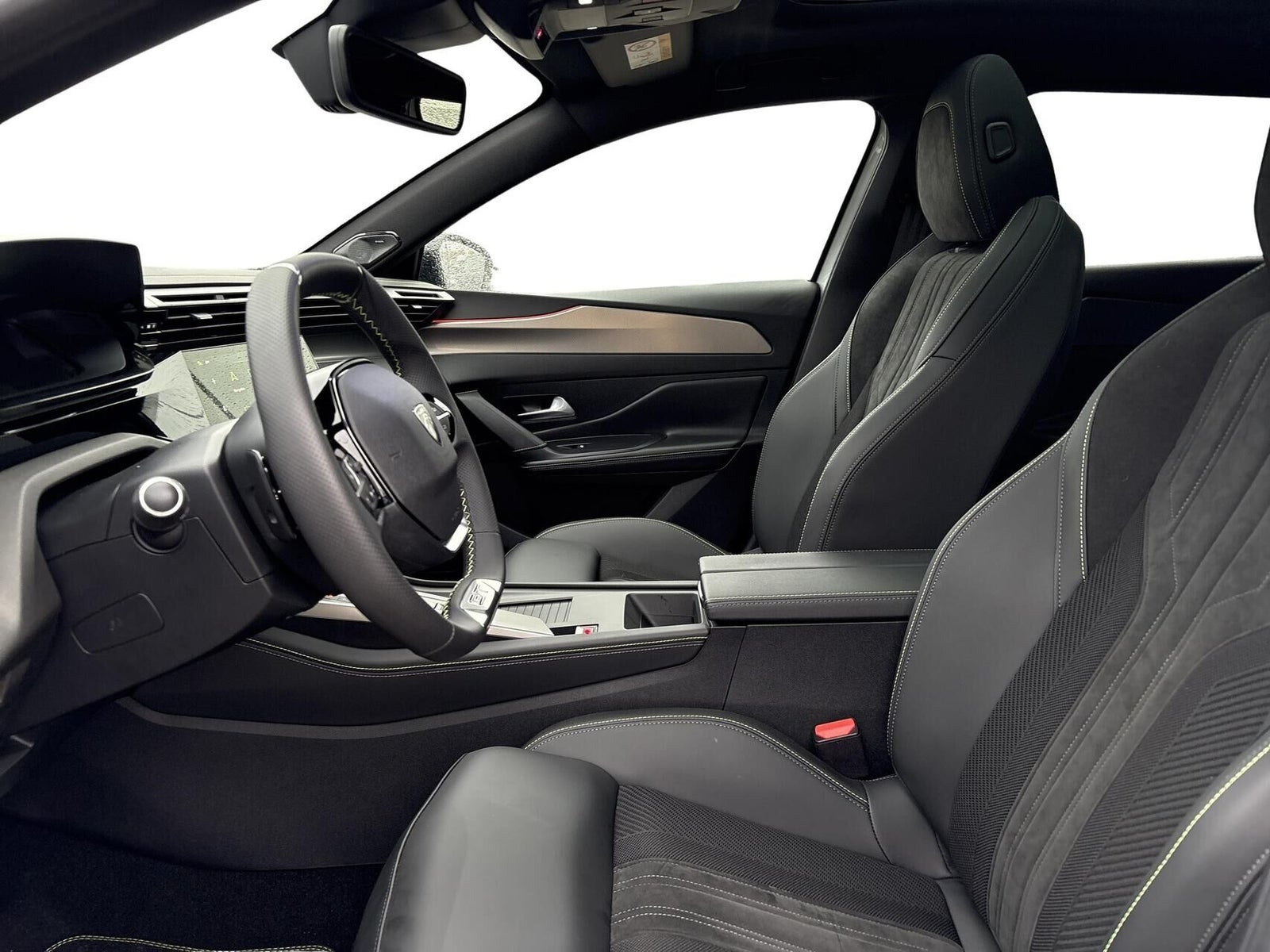 Hvid Peugeot e-408 fra 2026