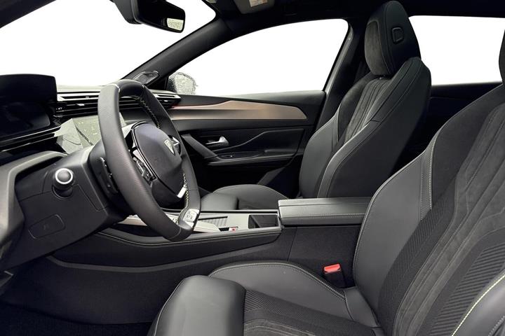 Hvid Peugeot e-408 fra 2026