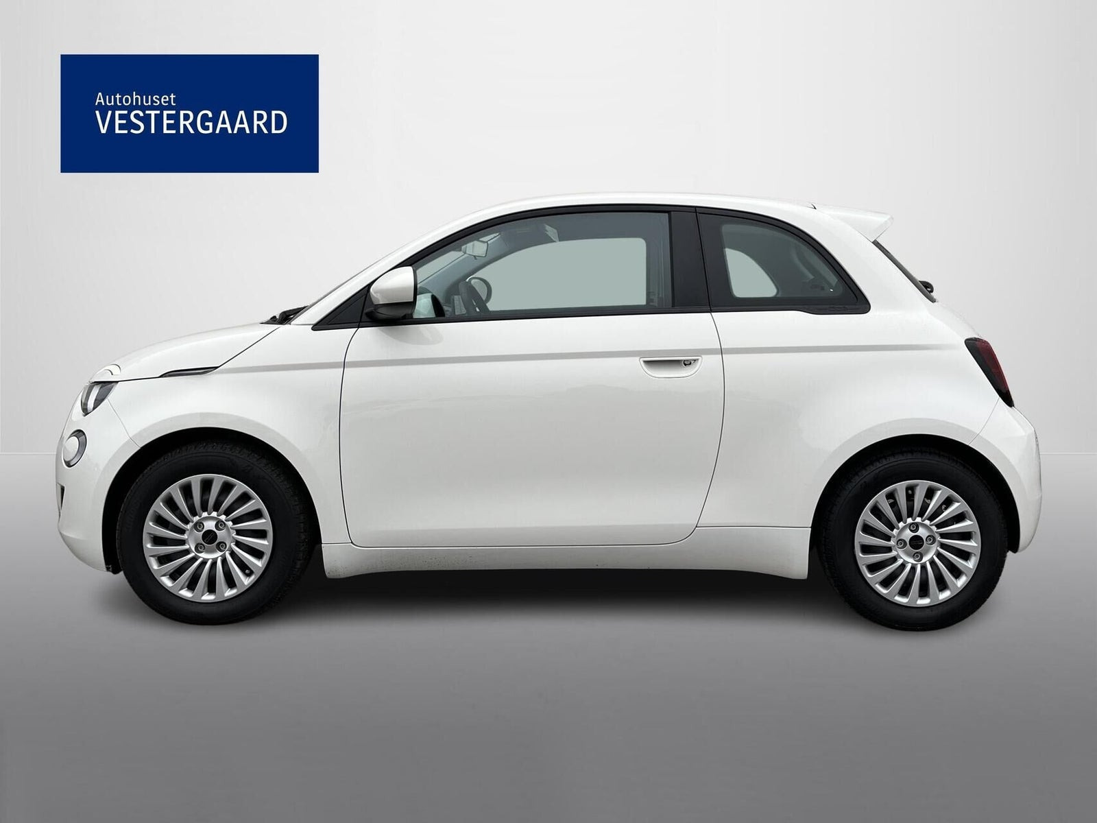 Hvid Fiat 500e fra 2023