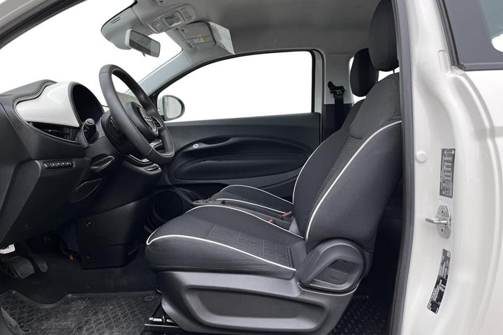 Hvid Fiat 500e fra 2023
