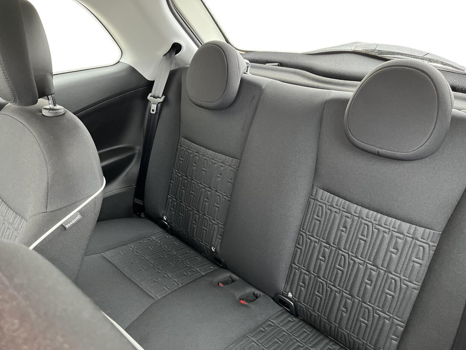 Hvid Fiat 500e fra 2023
