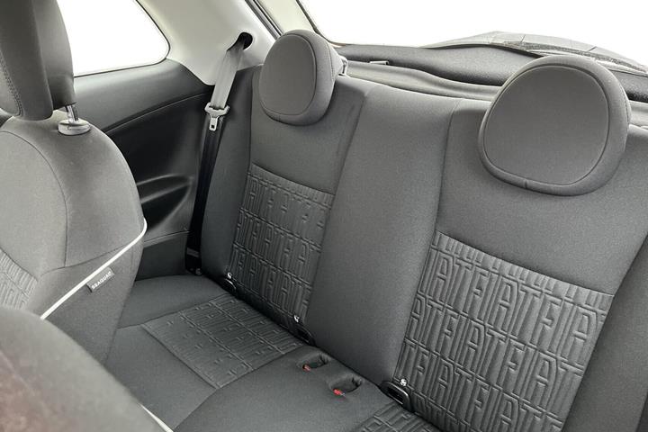 Hvid Fiat 500e fra 2023