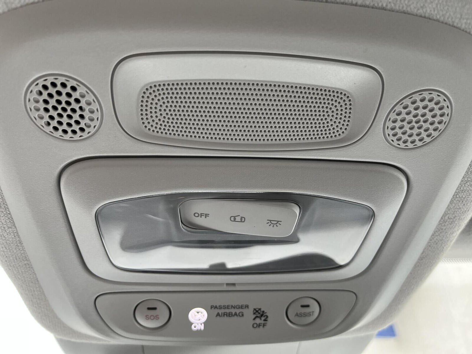 Hvid Fiat 500e fra 2023