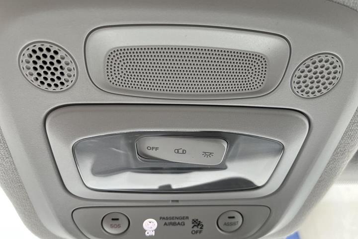 Hvid Fiat 500e fra 2023