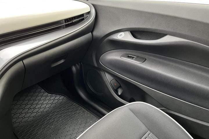 Hvid Fiat 500e fra 2023