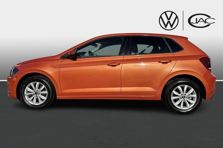 Orange VW Polo fra 2021