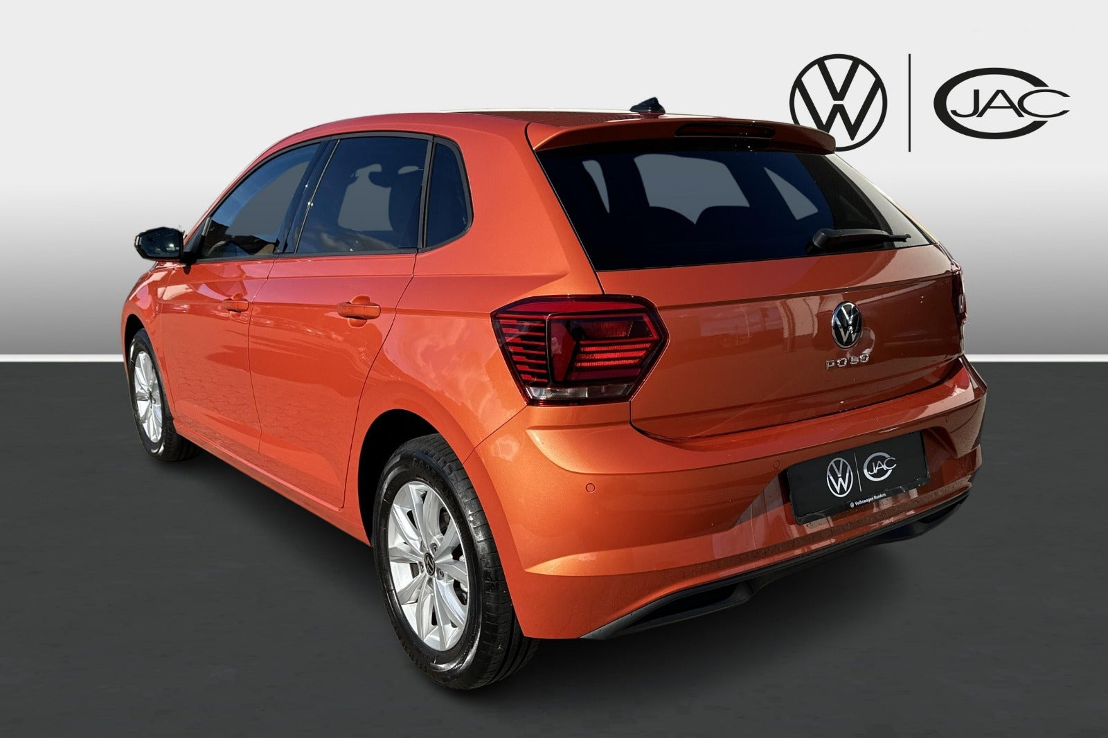 Orange VW Polo fra 2021
