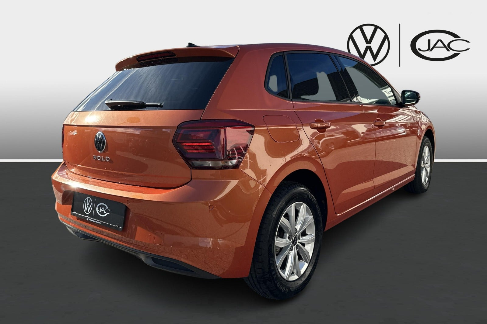 Orange VW Polo fra 2021