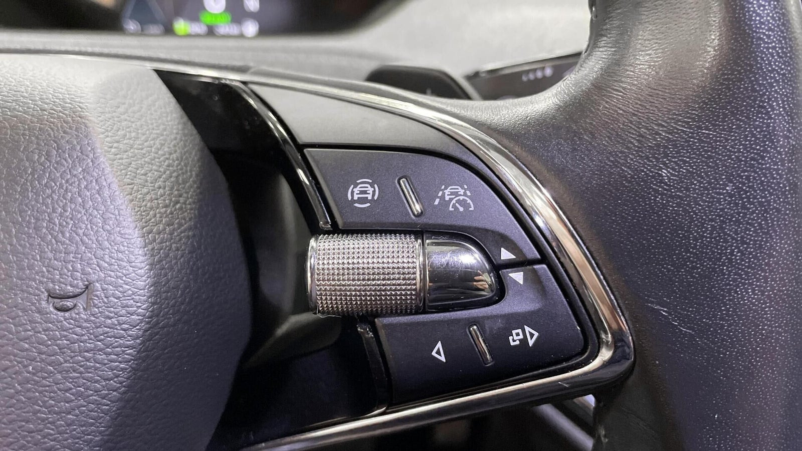 Grå Skoda Enyaq fra 2022