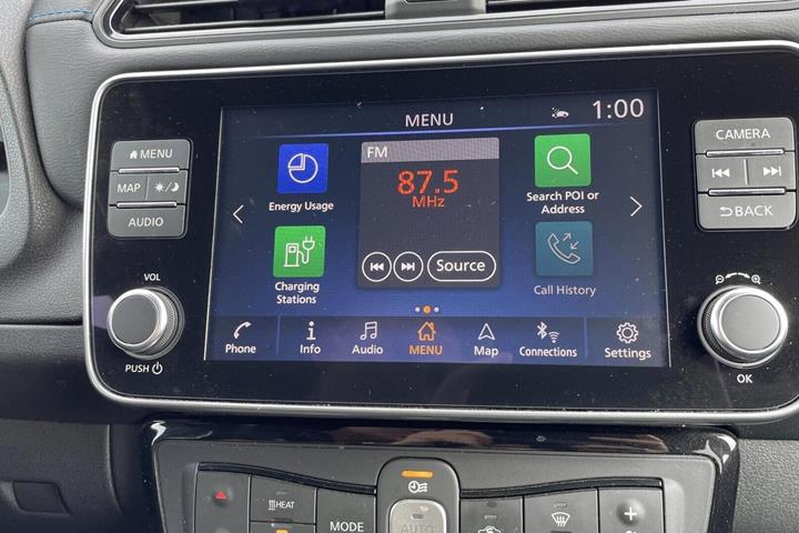 Grå Nissan Leaf fra 2022