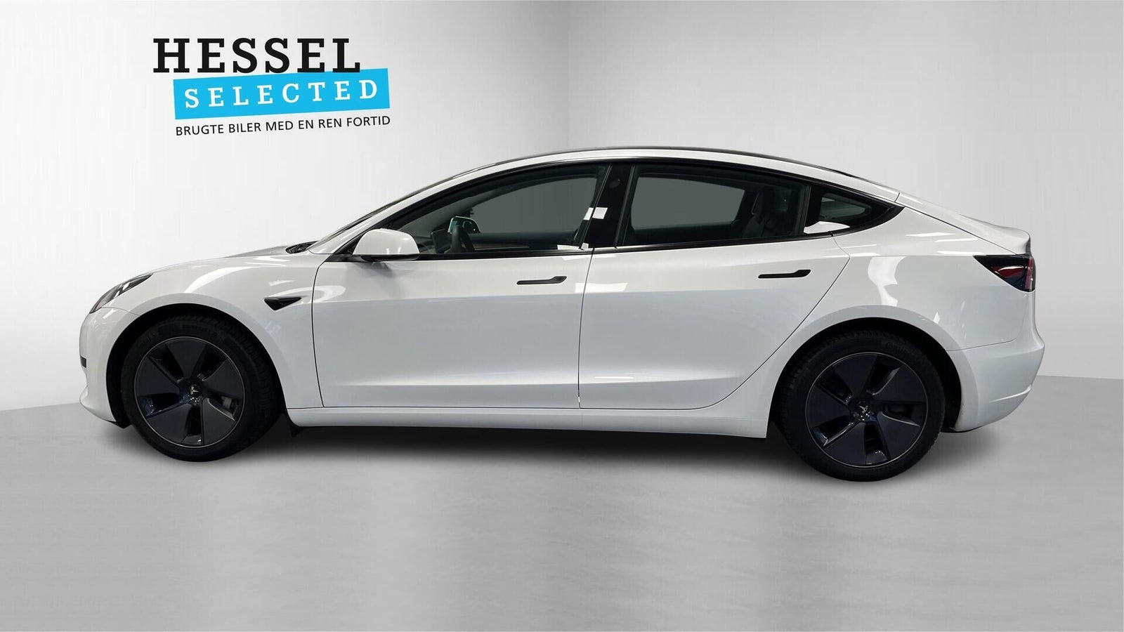 Hvid Tesla Model 3 fra 2022