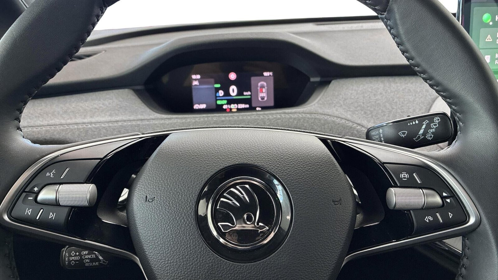 Sølv Skoda Enyaq fra 2025