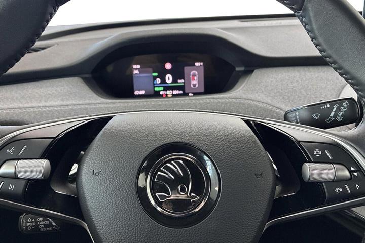 Sølv Skoda Enyaq fra 2025