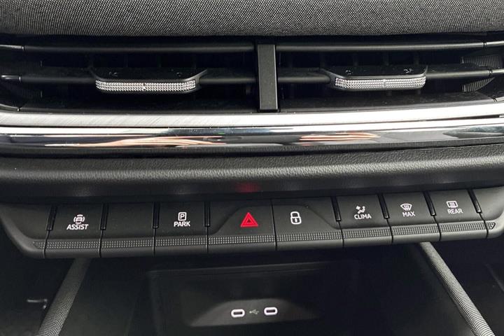 Sølv Skoda Enyaq fra 2025
