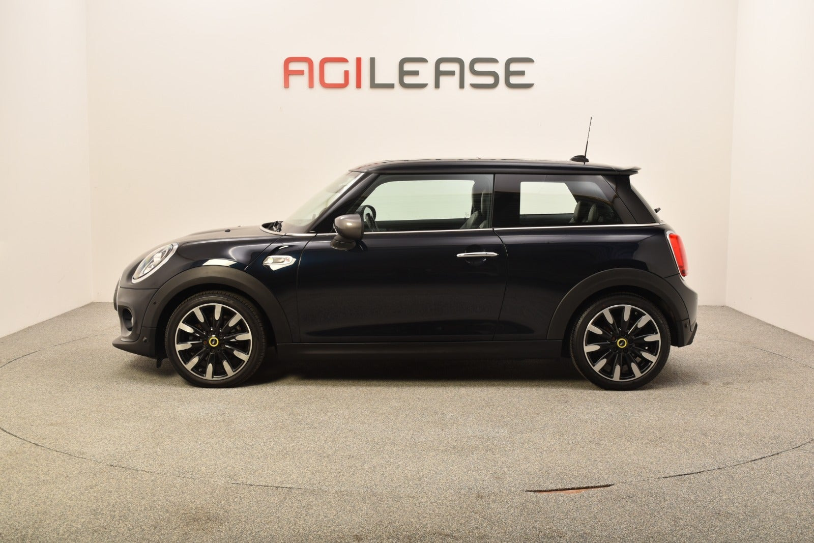 Sort Mini Cooper SE fra 2020