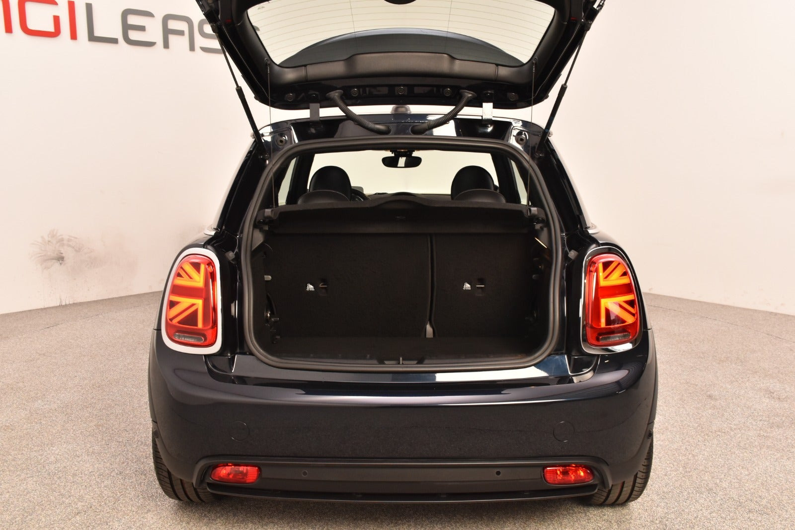 Sort Mini Cooper SE fra 2020