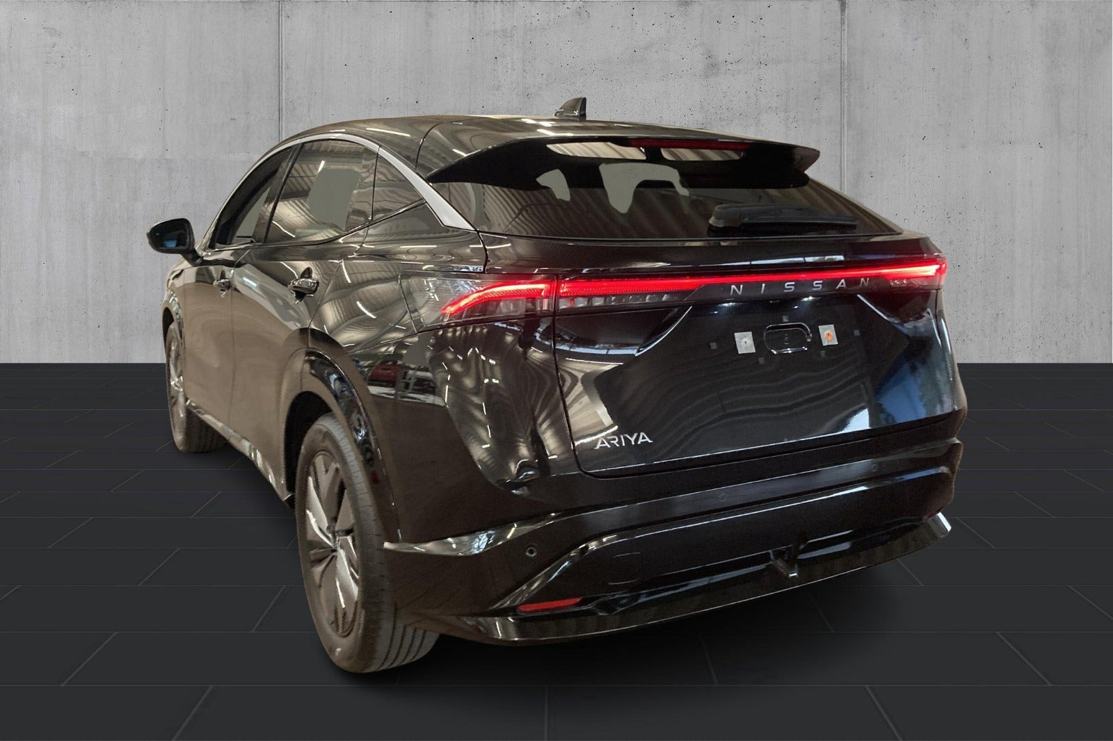 Sort Nissan Ariya fra 2026