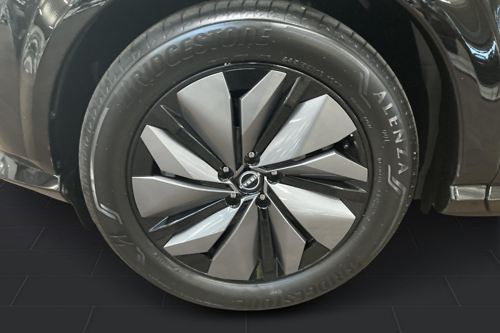 Sort Nissan Ariya fra 2026