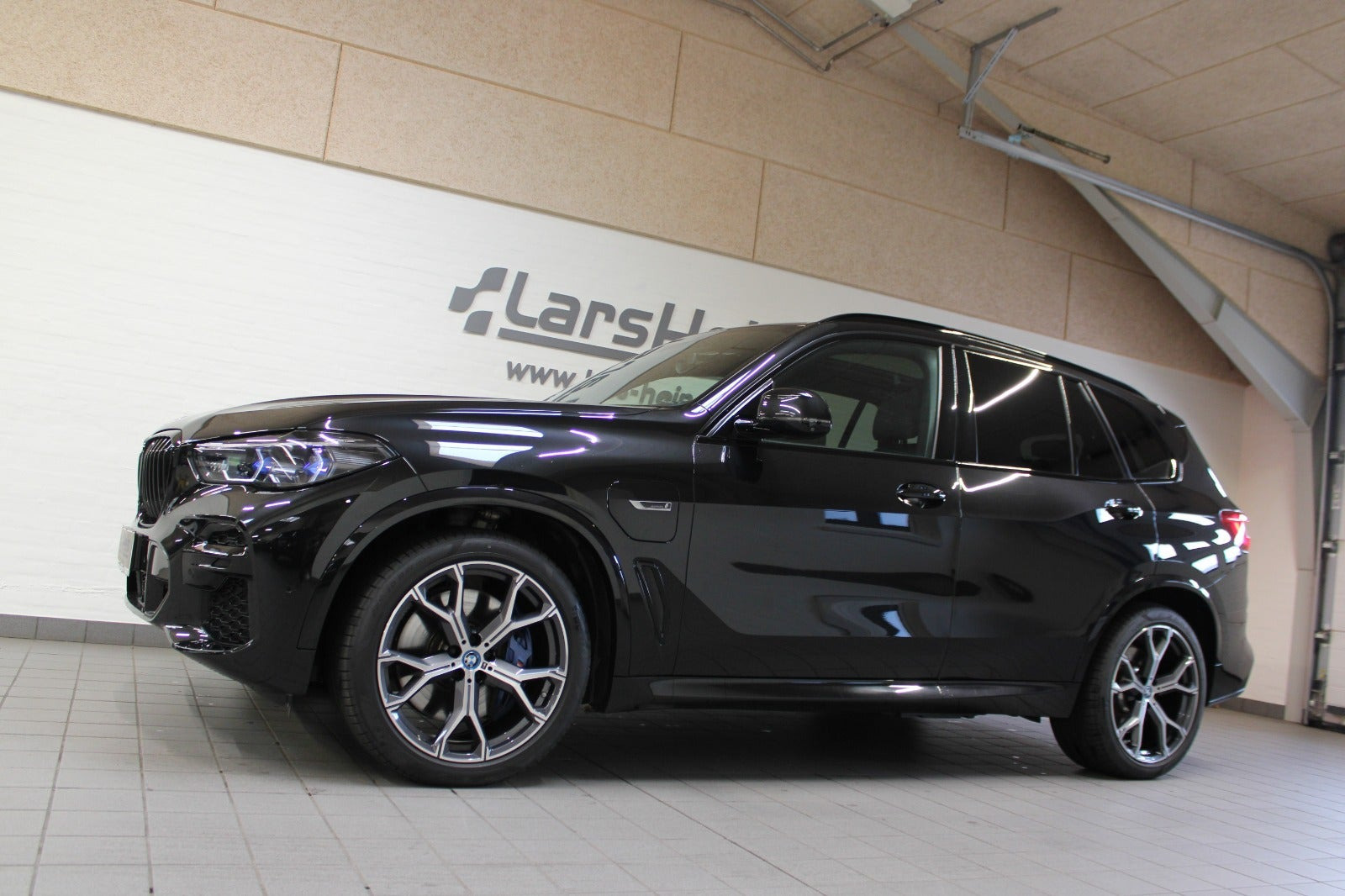 Sort BMW X5 fra 2023