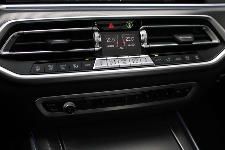 Sort BMW X5 fra 2023
