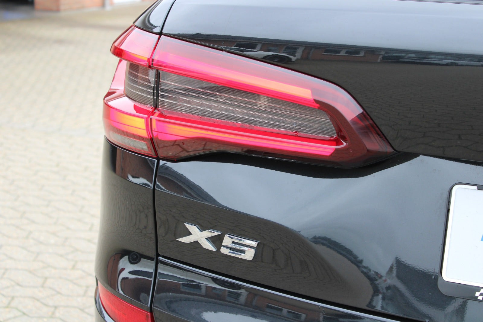 Sort BMW X5 fra 2023