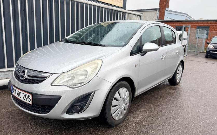 Opel Corsa 1,2 16V Cosmo