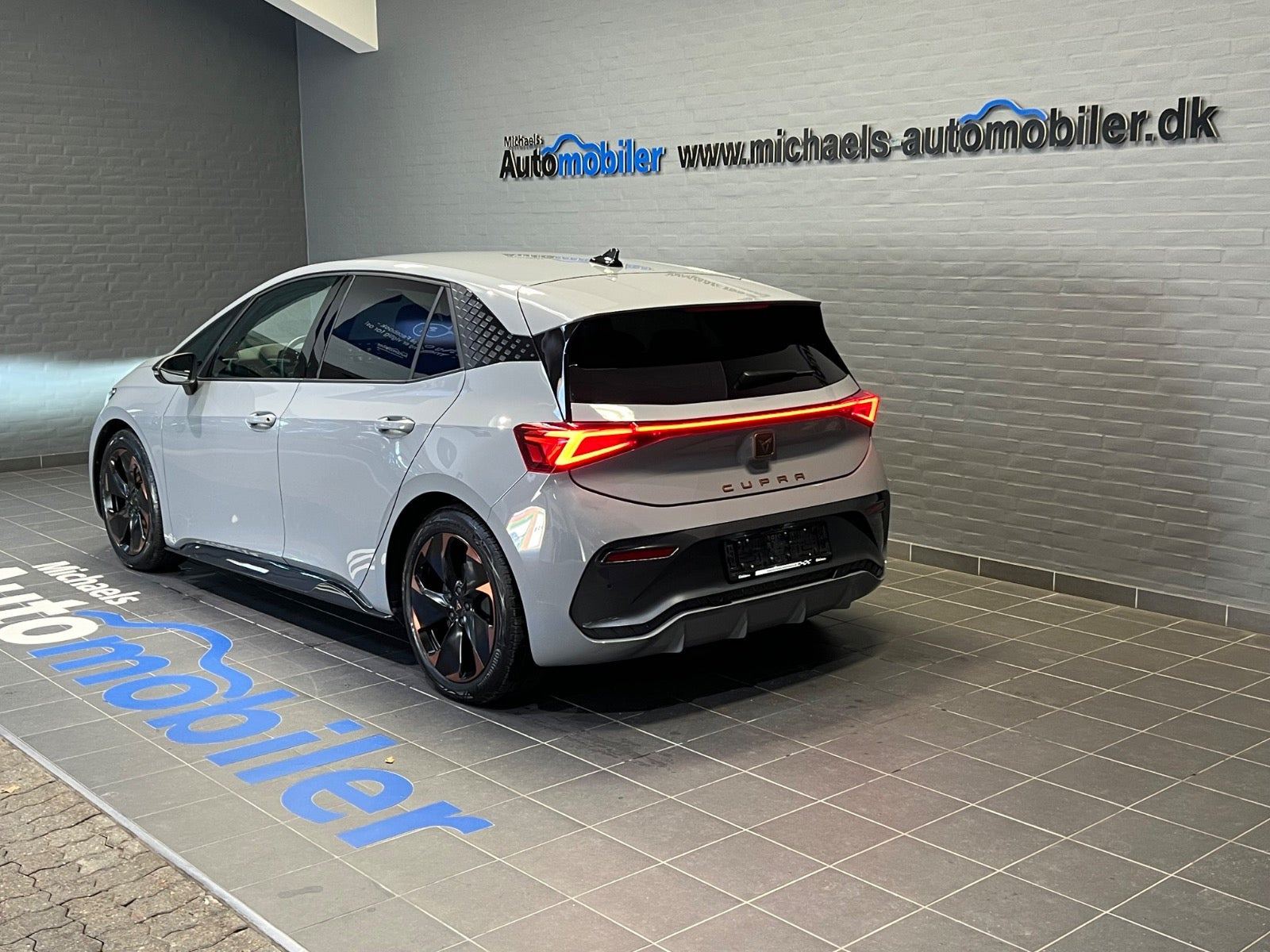 Grå Cupra Born fra 2024