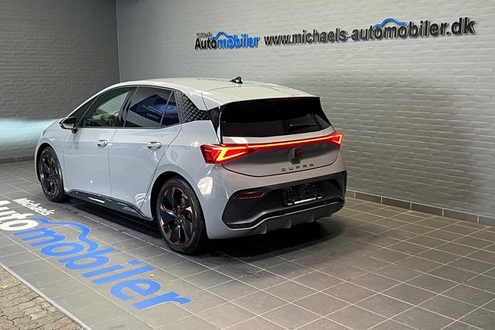 Grå Cupra Born fra 2024