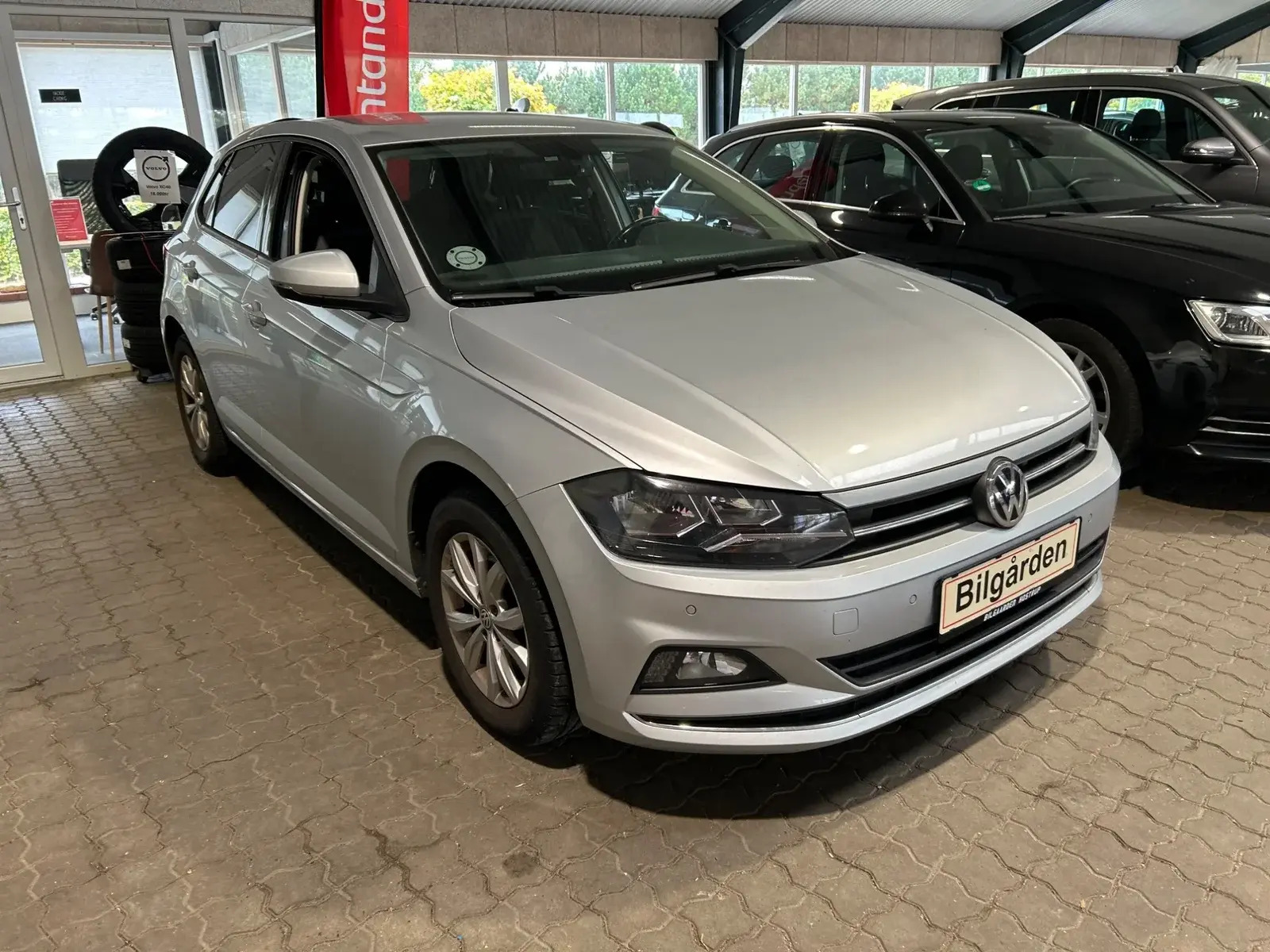 Grå VW Polo fra 2020